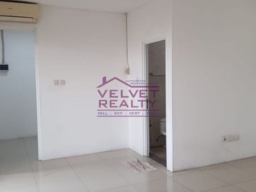 Disewakan Townhouse Springhill Golf Residence Luas 300m2 4 Lantai #VR1185
