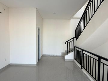 Disewakan Ruko Sorrento Grande West 3 Lantai