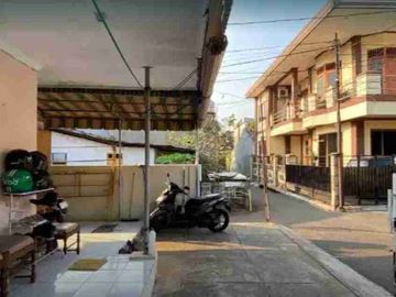 Dijual rumah Dengan Fasilitas Carport Perumnas klender Jakarta Tumur