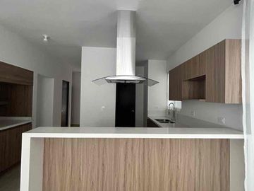 RENTA DE CASA EN SANTUARIO RESIDENCIAL NUEVA