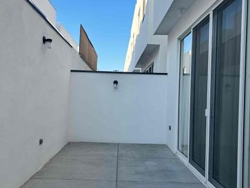 RENTA DE CASA EN SANTUARIO RESIDENCIAL NUEVA