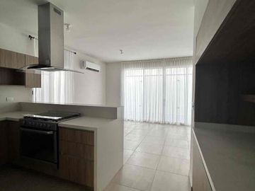 RENTA DE CASA EN SANTUARIO RESIDENCIAL NUEVA