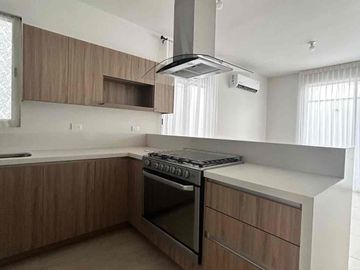RENTA DE CASA EN SANTUARIO RESIDENCIAL NUEVA