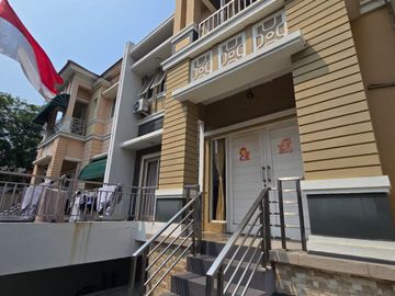 DIJUAL CEPAT RUMAH PIK 1 TOWN HOUSE EMERALD BGM 8X14 (2.5 LANTAI) FURNISH RAPI SIAP HUNI NEGO SAMPAI DEAL