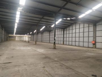 Disewakan unit Gudang Area pergudangan P.98m x L.12m Akses container 40 feet Lokasi Cakung Jakarta Timur.