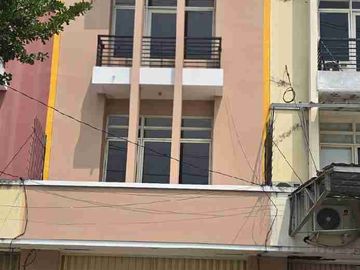 Disewakan Ruko 3 Lantai di Symphoni Harapan Indah Bekasi