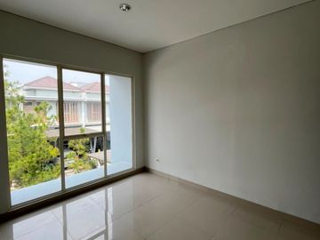 Rumah 2lt luas 8x15 120meter 3KT Cluster Mississippi JGC Jakarta Garden City