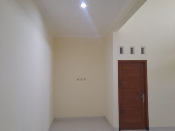 Hanya 5 Menit ke Pasar Cebongan! Rumah View Sawah Sidomoyo Godean 600 Jt