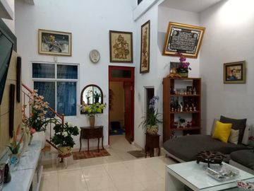 DIJUAL Rumah 2 Lantai dengan Lingkungan Nyaman dan Strategis di Perumahan Malaka Permai, Rorotan, Cilincing, Jakarta Utara