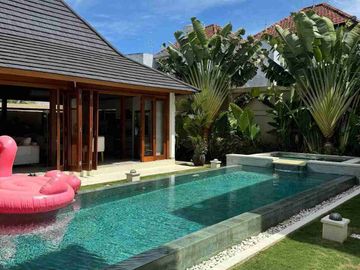 SALE!! VILLA MODERN TROPICAL SIAP HUNI, KEROBOKAN KUTA UTARA BALI