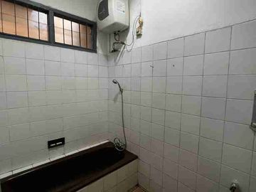 rumah sewa di tengah kota di kompleks BP