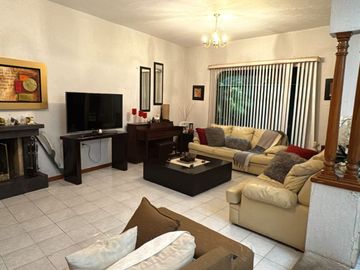 CASA EN VENTA LOMAS DE SANTA ANITA