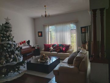 CASA EN VENTA LOMAS DE SANTA ANITA