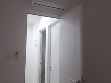 DISEWAKAN RUMAH SEMIFURNSHED DI CLUSTER AMARILO, GADING SERPONG