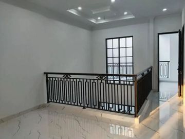DIJUAL RUMAH SIAP HUNI DI KAVLING DKI PONDOK KELAPA | 4 KT | SHM & IMB