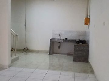 DISEWAKAN RUMAH SEMIFURNISHED DI CLUSTER MILANO, GADING SERPONG