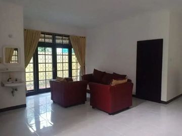 DIJUAL!! TURUN HARGA! RUMAH HOOK 2 LANTAI DI JAKARTA TIMUR | LT 275 m² | 5+1 KT