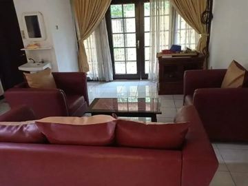 DIJUAL!! TURUN HARGA! RUMAH HOOK 2 LANTAI DI JAKARTA TIMUR | LT 275 m² | 5+1 KT
