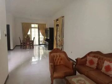 DIJUAL!! TURUN HARGA! RUMAH HOOK 2 LANTAI DI JAKARTA TIMUR | LT 275 m² | 5+1 KT