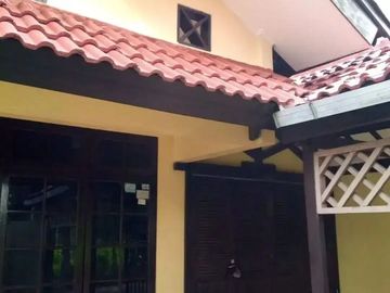 DIJUAL!! TURUN HARGA! RUMAH HOOK 2 LANTAI DI JAKARTA TIMUR | LT 275 m² | 5+1 KT