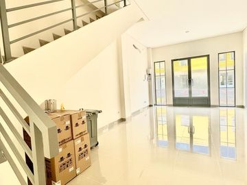 DISEWAKAN RUKO GANDENG DI RUKO MAGGIORE GRANDE 2LT