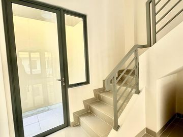 DISEWAKAN RUKO GANDENG DI RUKO MAGGIORE GRANDE 2LT