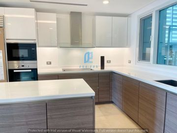Two Roxas Triangle 3BR for RENT