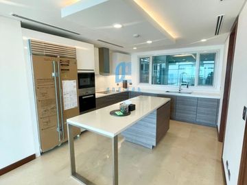 Two Roxas Triangle 3BR for RENT