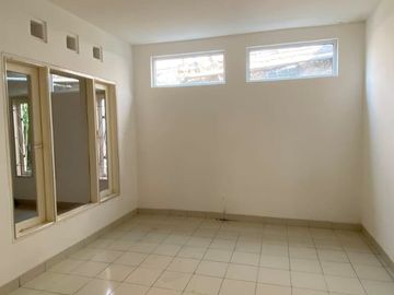 Dijual Rumah Semi Furnished Hadap Utara Siap Huni di Sutera Elok Alam Sutera