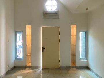 Dijual Rumah Semi Furnished Hadap Utara Siap Huni di Sutera Elok Alam Sutera