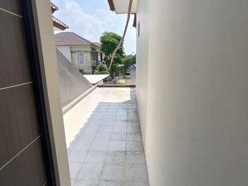 Ciamik Rumah Prambanan Residence Ada Taman Depan dan Belakang