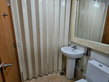 Fully-Furnished 1-Bedroom Unit at Aspire Tower, Quezon City