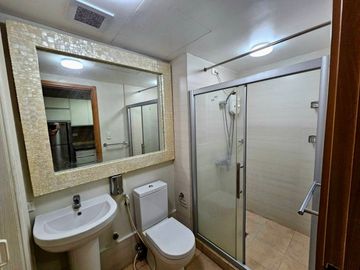Fully-Furnished 1-Bedroom Unit at Aspire Tower, Quezon City