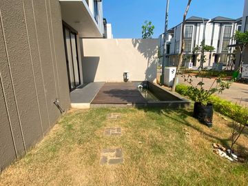 Sewa Rumah Fully Furnished 3 Lantai di Cluster Asya Jakarta Garden City, Cakung – Siap Huni & Elegan! 007