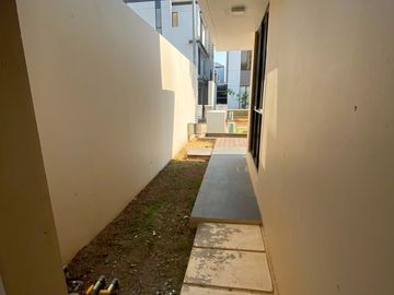 Sewa Rumah Fully Furnished 3 Lantai di Cluster Asya Jakarta Garden City, Cakung – Siap Huni & Elegan! 007