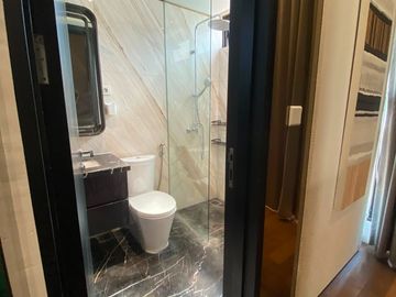 Sewa Rumah Fully Furnished 3 Lantai di Cluster Asya Jakarta Garden City, Cakung – Siap Huni & Elegan! 007