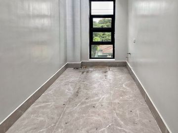 For Sale Modern 4 Storey Townhouse in Teachers Village, Q.C. KSA