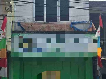 Disewakan kios di bekasi utara

Lokasi sangat ramai penduduk,
5 menit ke Sumarecon Mall Bekasi
Sekolah Al Azhar
Sekolah Penabur
Banyak yang jual kuliner/makanan, minuman, kios sembako, dan lain nya (Lebih enak survey langsung saja)

Sewa : 
20 juta pertahun
37 juta 2 tahun
60 juta 4 tahun

Jual 500Jt
Surat AJB bisa naik SHM

Ukuran 3x6
2 lantai
Kamar mandi 1
Lokasi strategis dan ramai
Jl. Muchtar Tabrani                                            tidak jauh dari mall summarecon bekasi