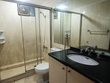 Disewa 100juta perTahun, Fully Furnished Taman Anggrek Condominium 2 Bedroom, Low Floor