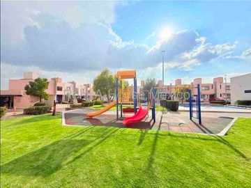 Renta Casa 3 Habitaciones con Amenidades Altos del Marques APT