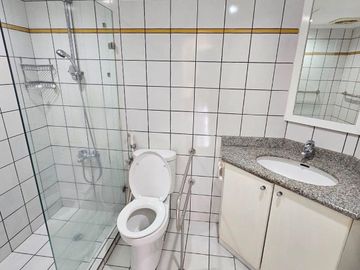 Disewa 110jt perTahun 2 Bedroom, Low Floor, Garden View, Taman Anggrek Condominium