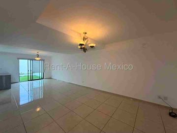 Renta de Casa 3 Habitaciones con Amenidades Valle de Juriquilla APT