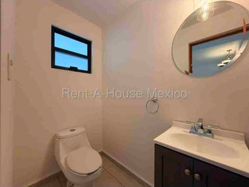 Renta de Casa 3 Habitaciones con Amenidades Valle de Juriquilla APT