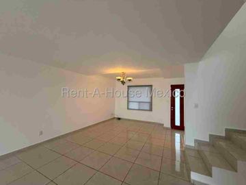Renta de Casa 3 Habitaciones con Amenidades Valle de Juriquilla APT