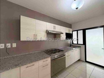 Renta de Casa 3 Habitaciones con Amenidades Valle de Juriquilla APT
