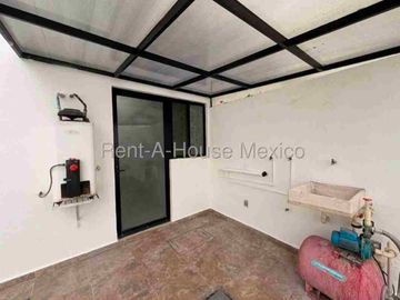 Renta de Casa 3 Habitaciones con Amenidades Valle de Juriquilla APT