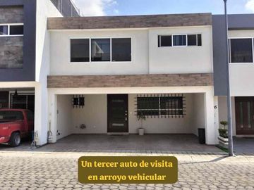 rento casa en residencial Victoria cerca periférico y universidad anahuac