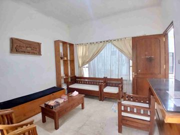Villa Hook 344 m² Dekat Aston Inn Batu – 8 Kamar + View Gunung & Kota