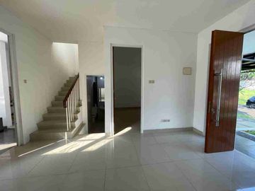 Di Jual atau di Sewakan Rumah 2 Lantai Dalam Cluster di Citra Gran Cibubur