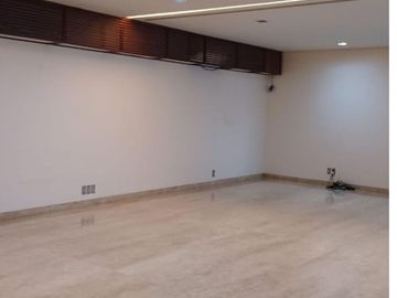 Disewakan Rumah di Menteng siap huni LB 700 M² LT 650M²